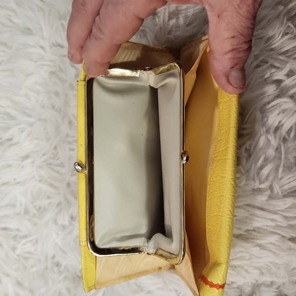 Vintage Princess Gardener Clutch 6.75" x 3.5" - Picture 4 of 4